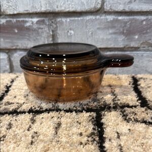 Corning Visions Amber Grab-It & Glass Lid.